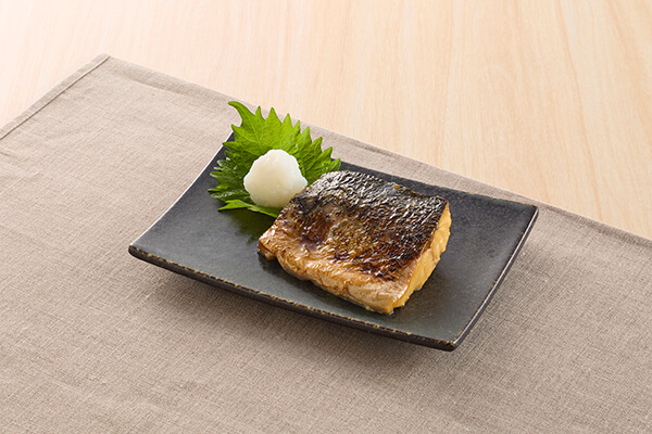 丸ごと食べられるさばの塩焼き